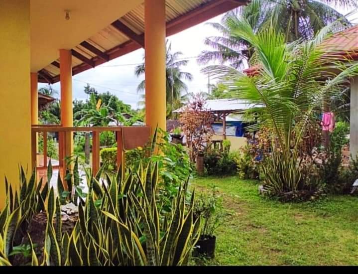 Gold Star Inn Siquijor Buitenkant foto
